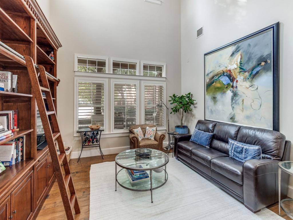 Dallas, TX 75214,1600 Abrams Road #30