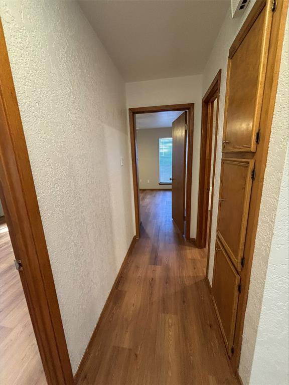 702 Matthews Court, Arlington, TX 76012