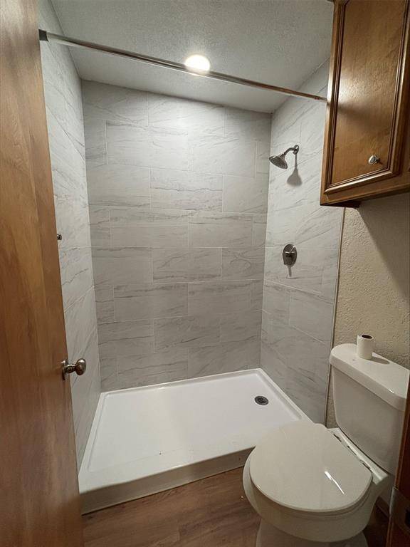 702 Matthews Court, Arlington, TX 76012