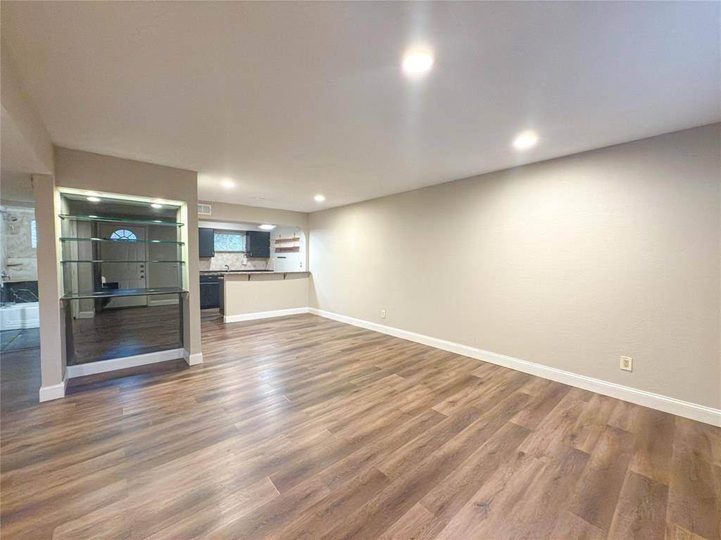 Dallas, TX 75219,4206 Hawthorne Avenue #105