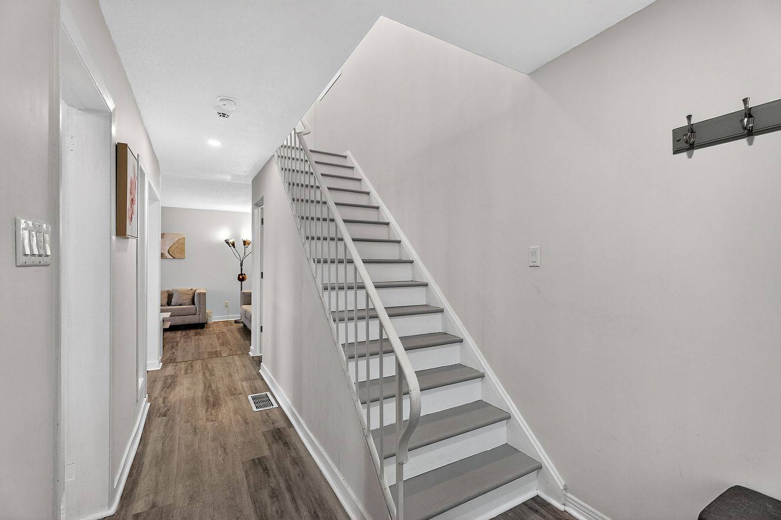 Beacon Hill North - South And Area, ON K1J 7T5,837 EASTVALE DR #26