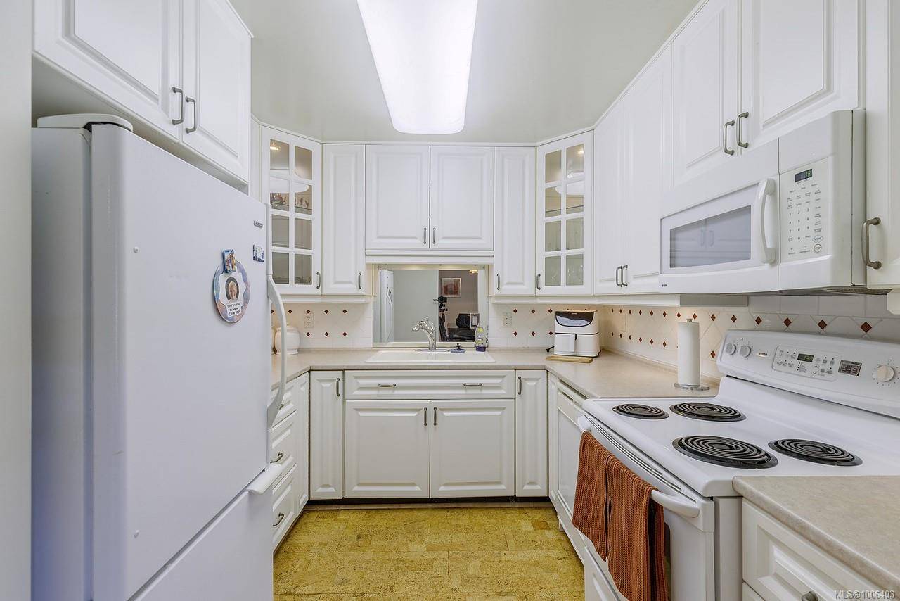 Nanaimo, BC V9S 5P1,2560 Departure Bay Rd #104