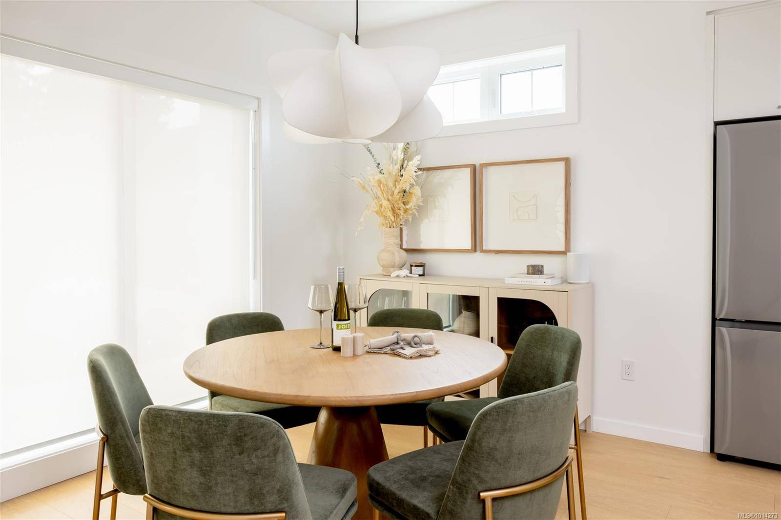 Saanich, BC V8Z 3R2,3450 Whittier Ave #TH21