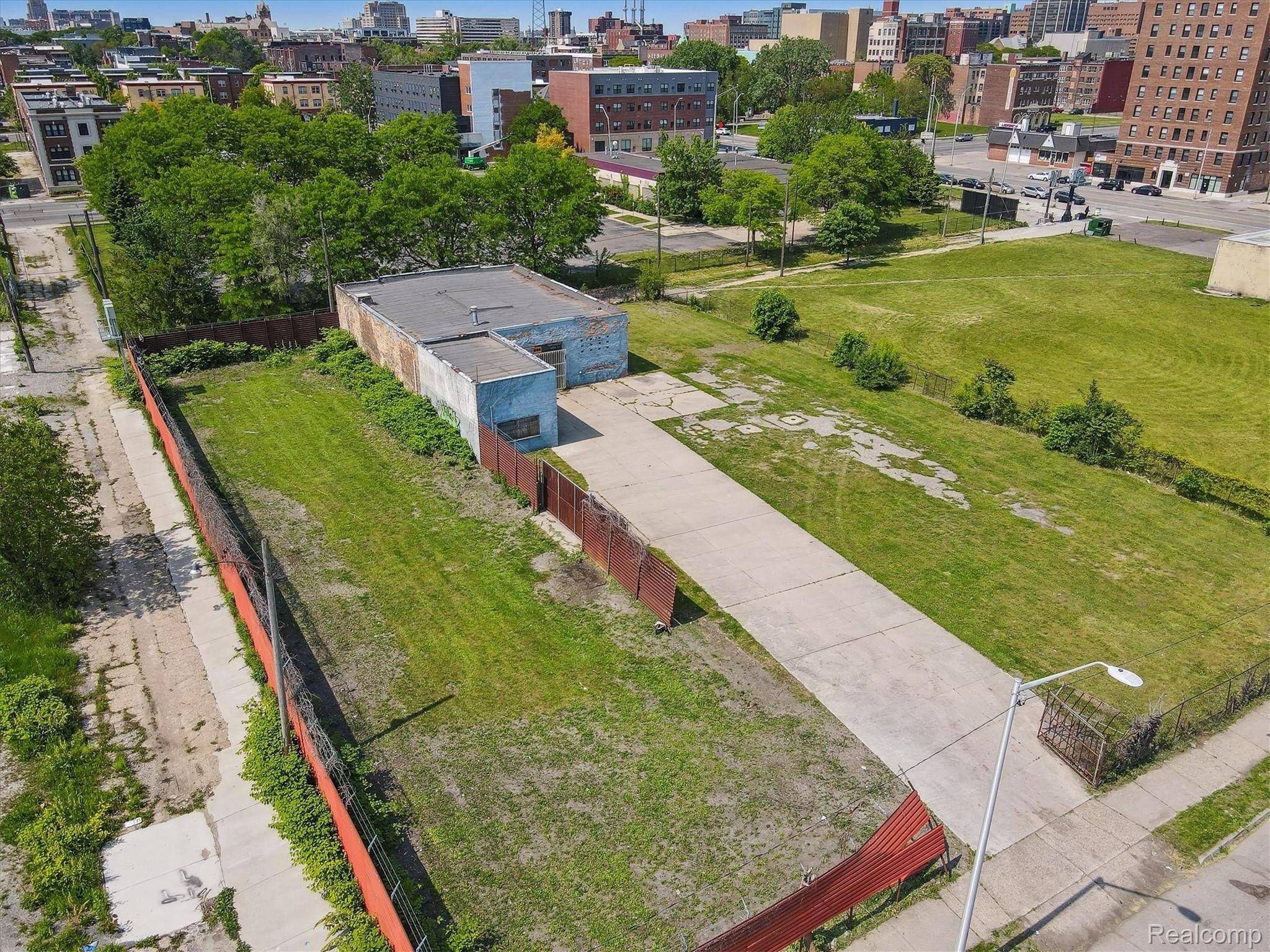 Detroit, MI 48201,666 Peterboro ST