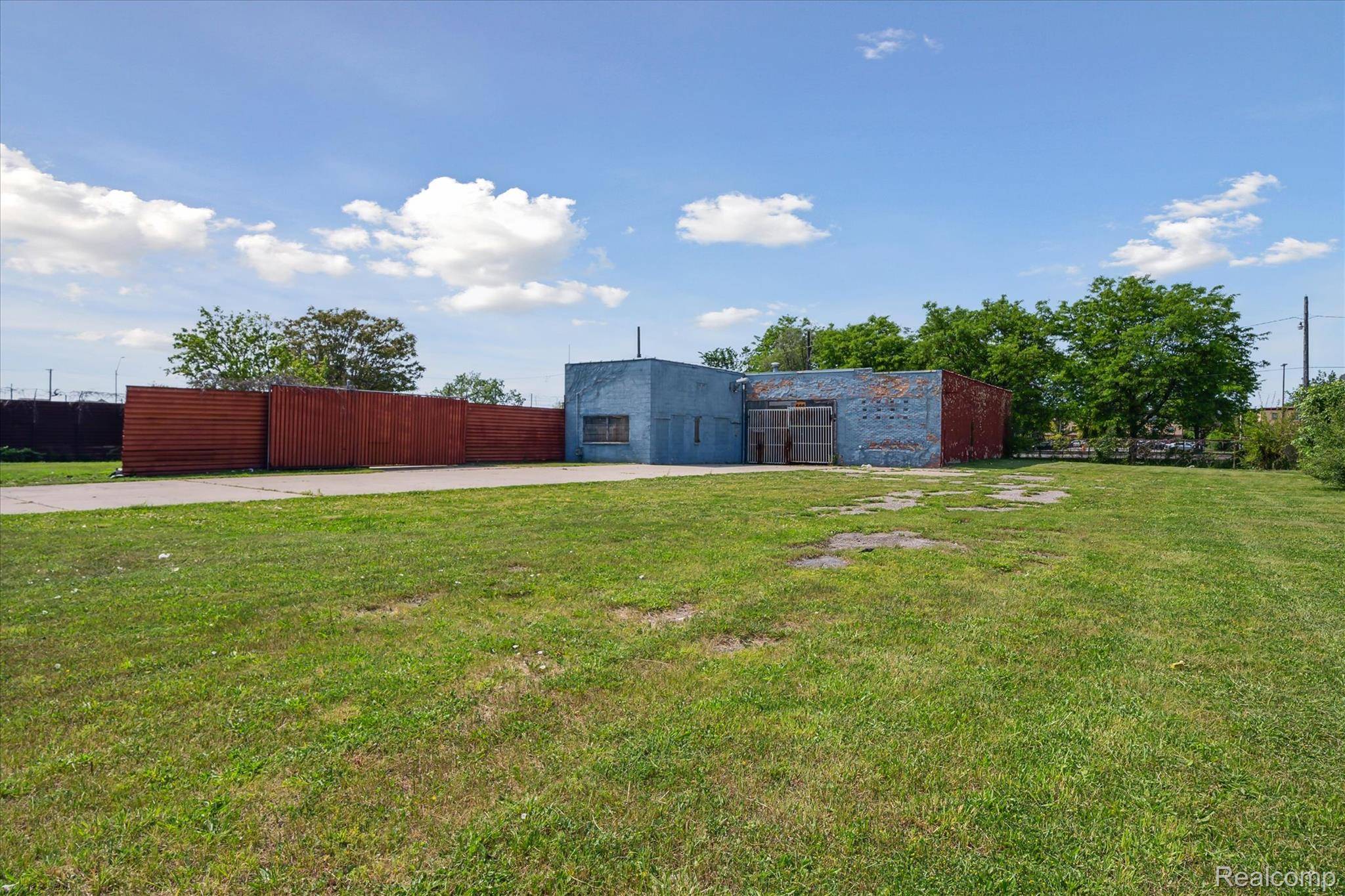 Detroit, MI 48201,666 Peterboro ST