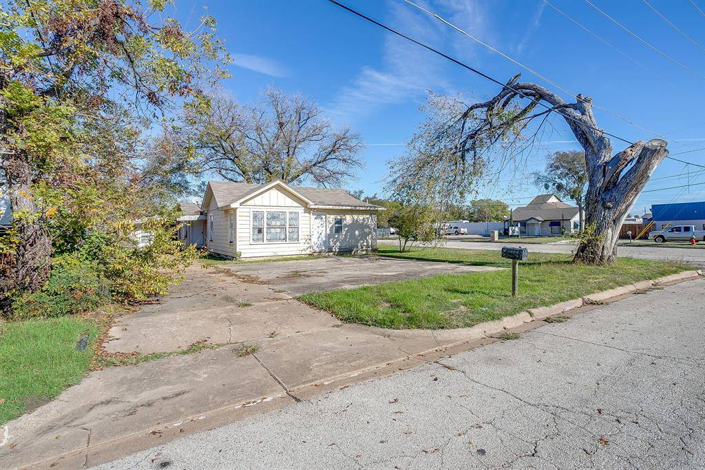 White Settlement, TX 76108,7900 Raymond Avenue
