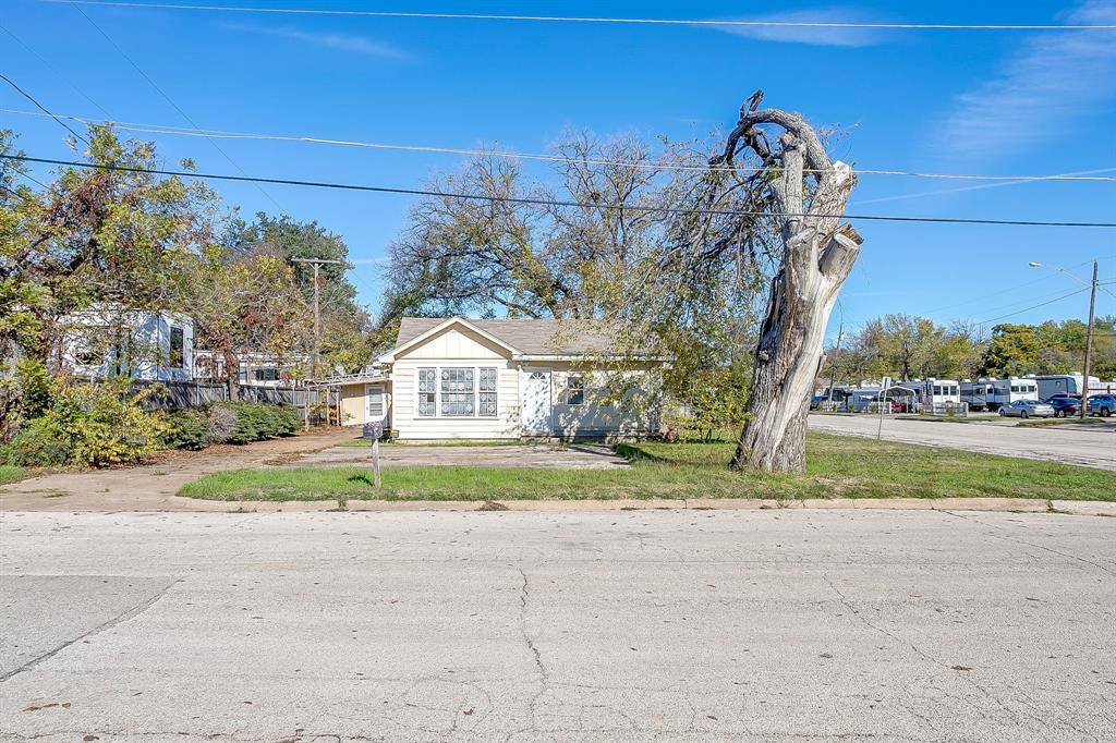 White Settlement, TX 76108,7900 Raymond Avenue