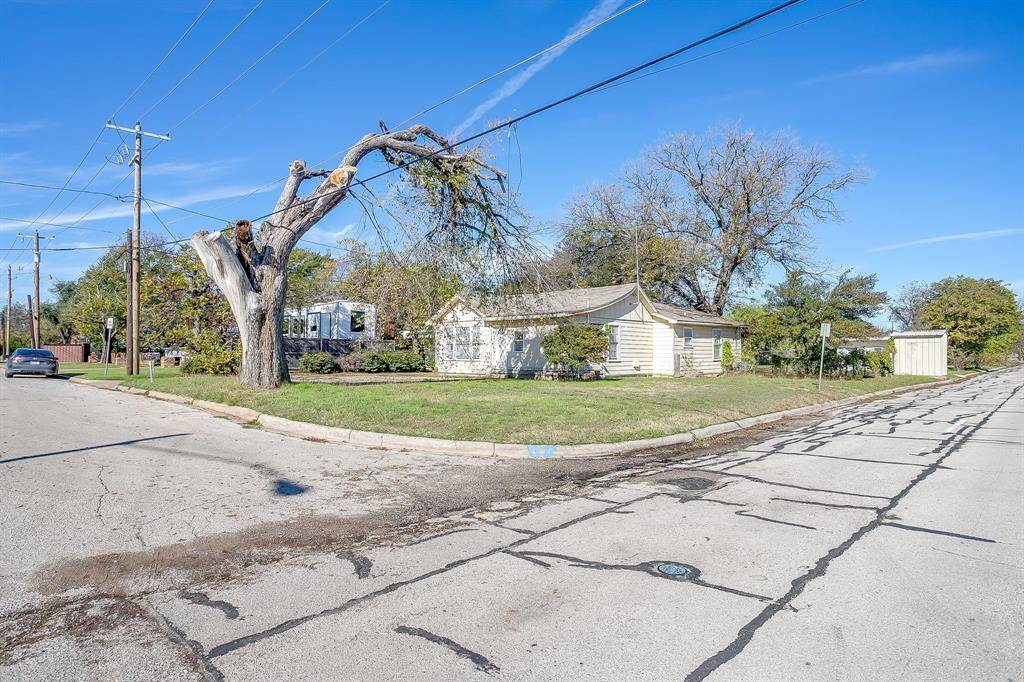 White Settlement, TX 76108,7900 Raymond Avenue