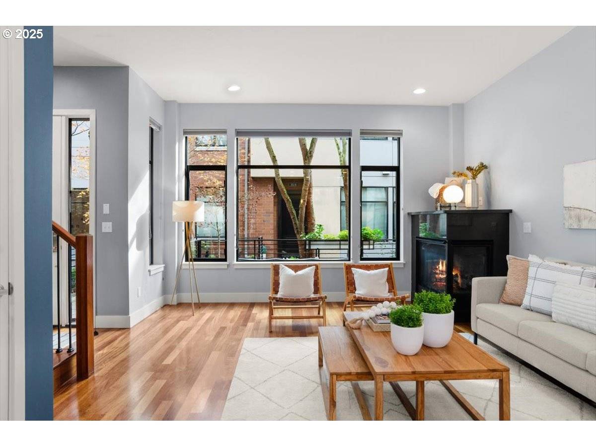 Portland, OR 97209,1622 NW RIVERSCAPE ST