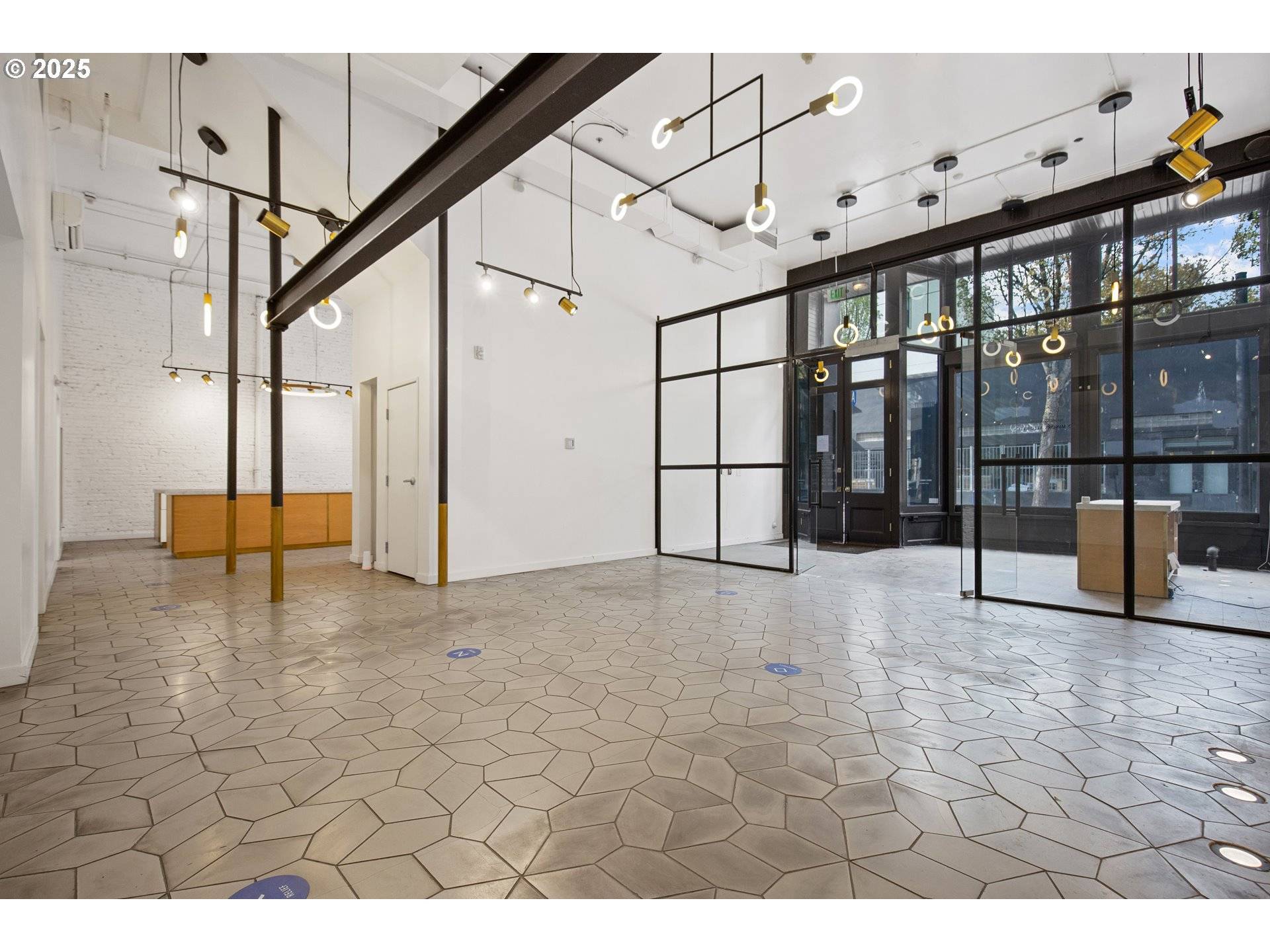 Portland, OR 97204,220 SW 1ST AVE