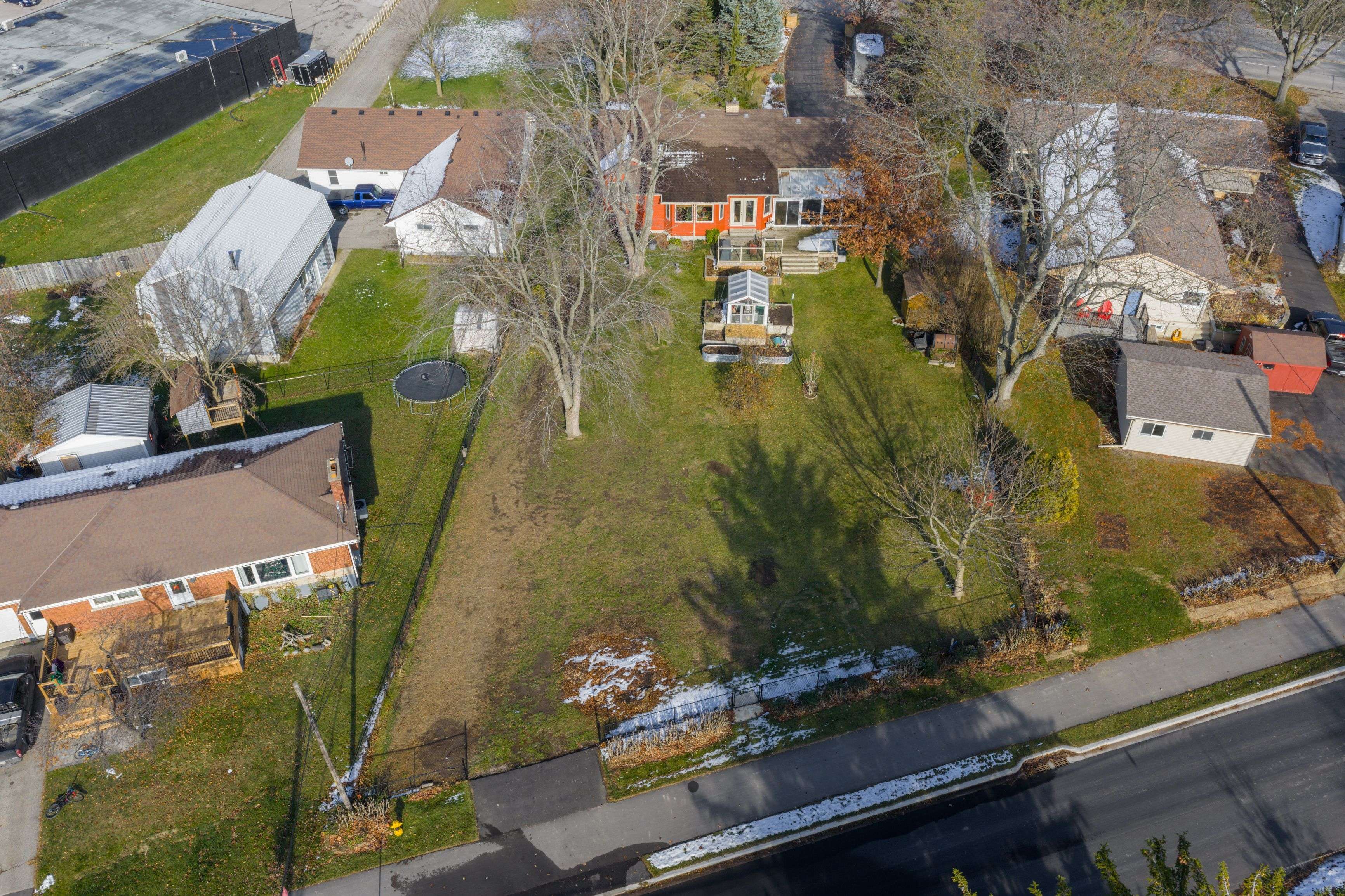 Aylmer, ON N5H 1S8,209 Elk ST