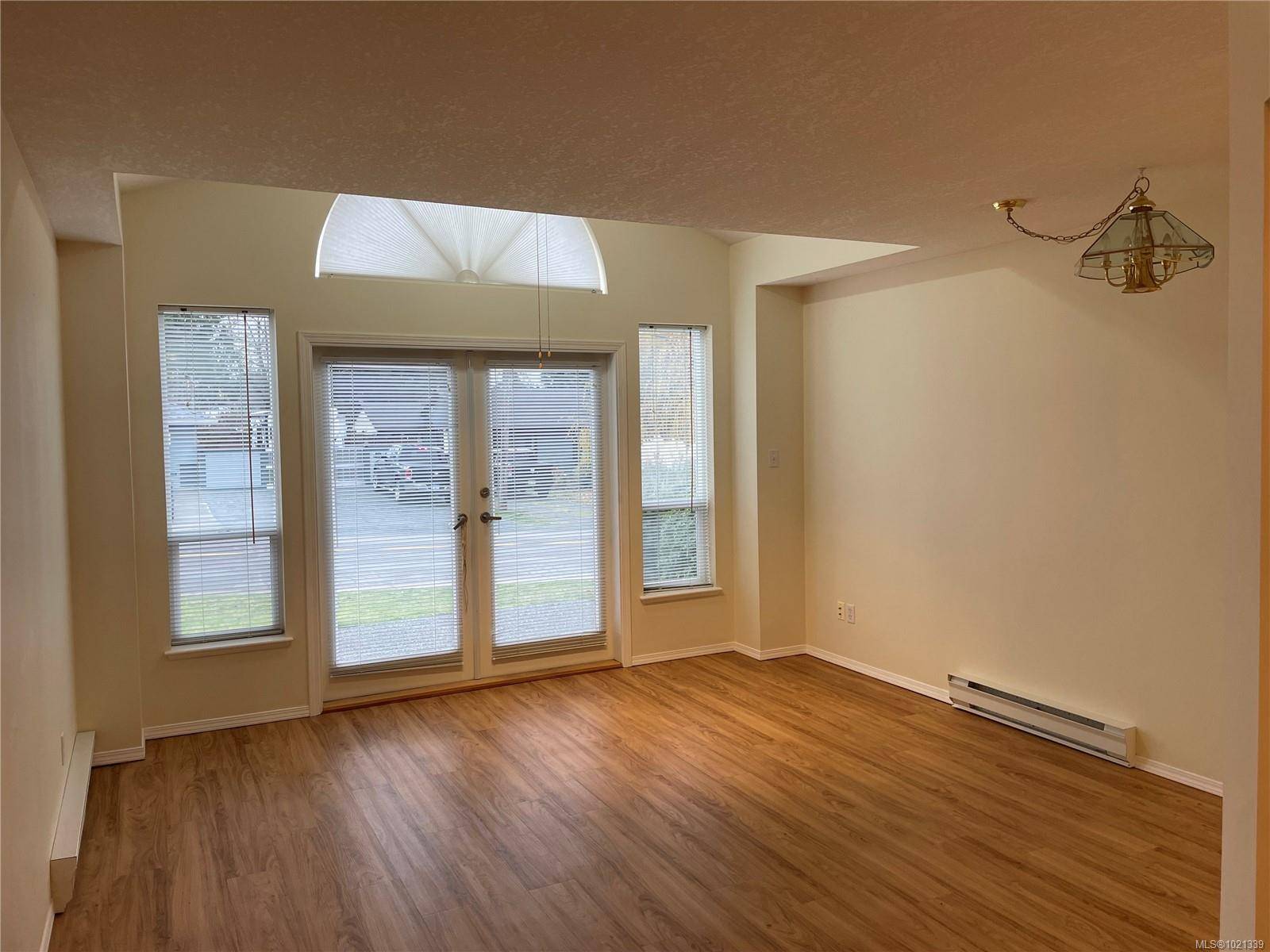 Parksville, BC V9P 2N5,264 McVickers St #407