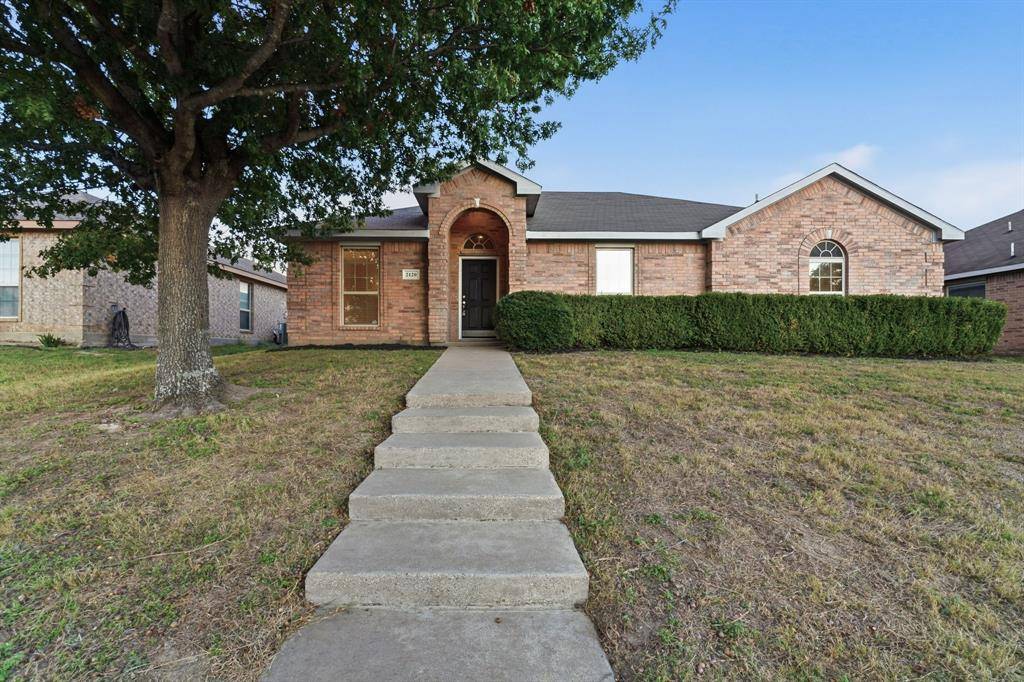 2120 Stonewood Drive, Lancaster, TX 75134