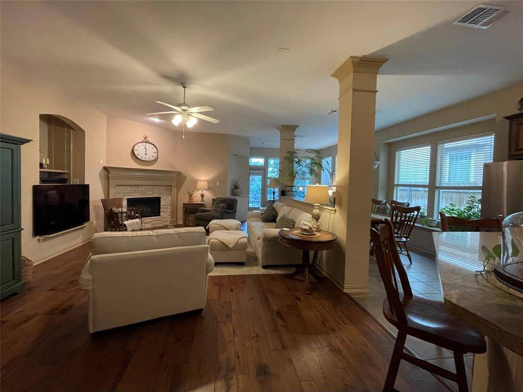 Grapevine, TX 76051,117 Myrtle Creek