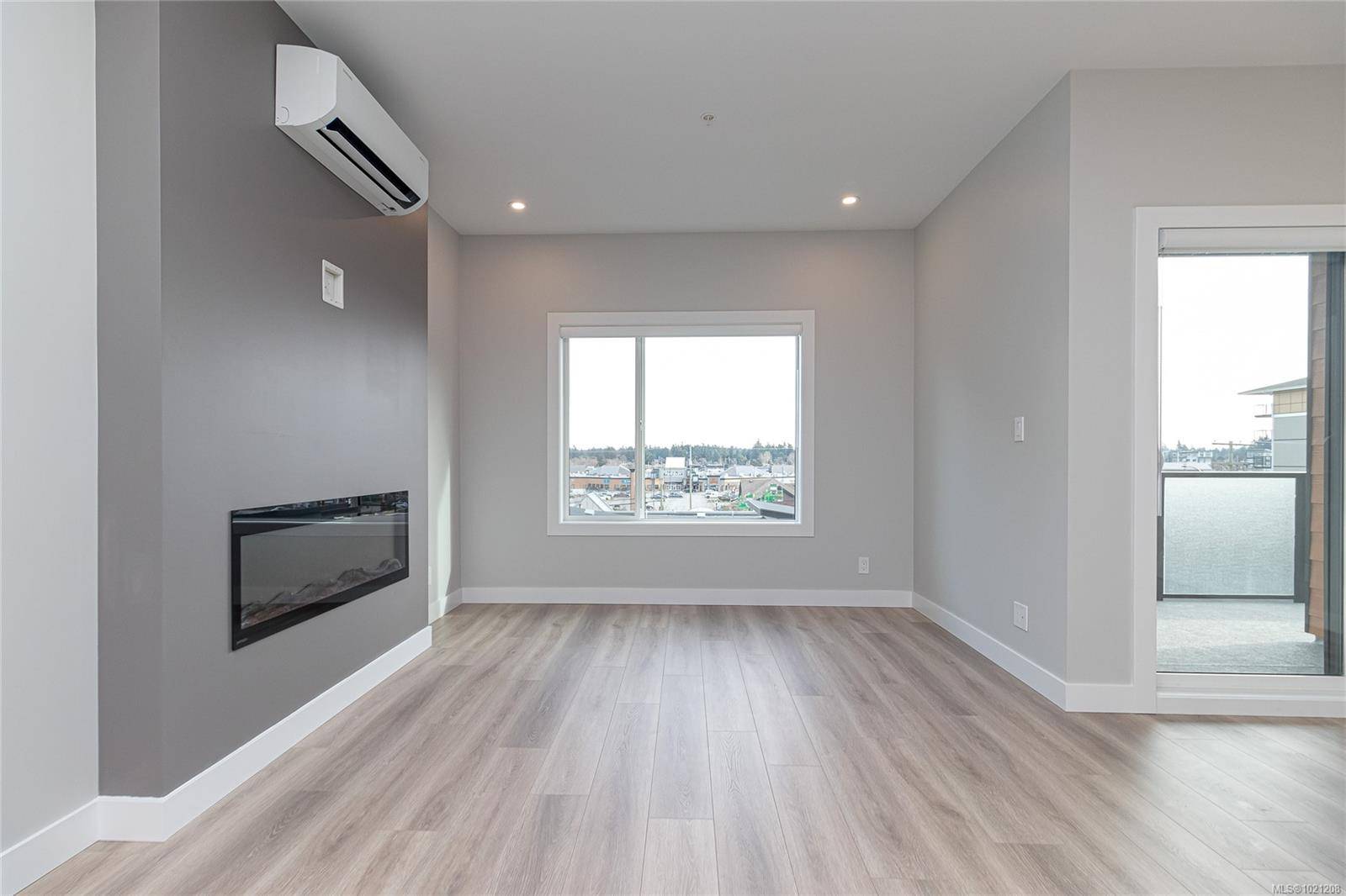 Langford, BC V9B 2N7,918 Jenkins Ave #304