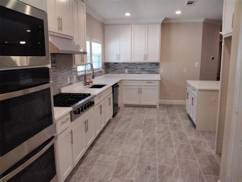 Van Alstyne, TX 75495,899 E Jefferson Street