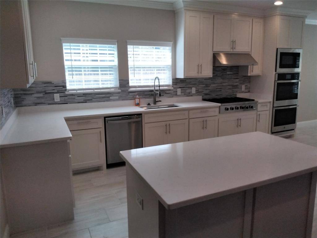 Van Alstyne, TX 75495,901 E Jefferson Street