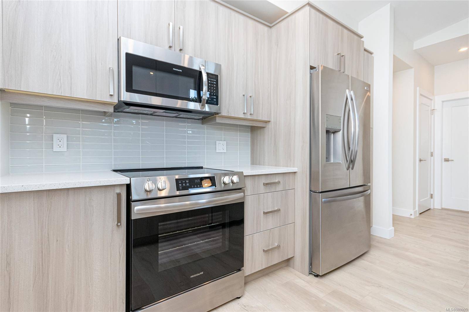 Langford, BC V9B 2N7,924 Jenkins Ave #505