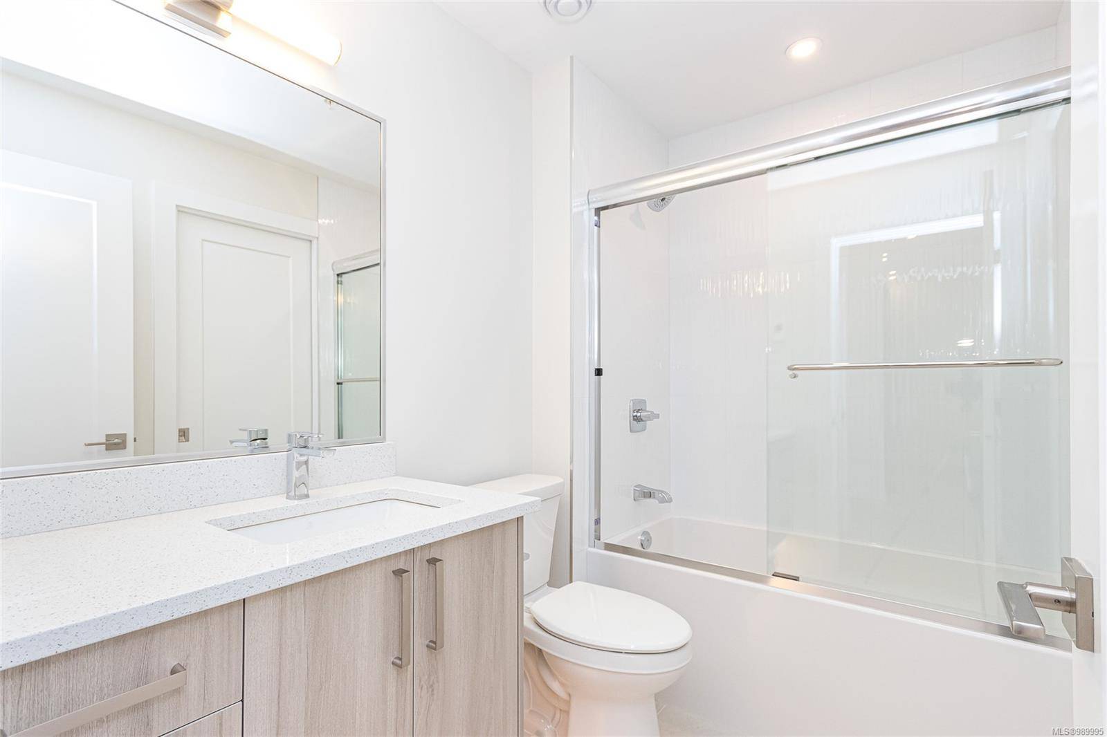 Langford, BC V9B 2N7,924 Jenkins Ave #505