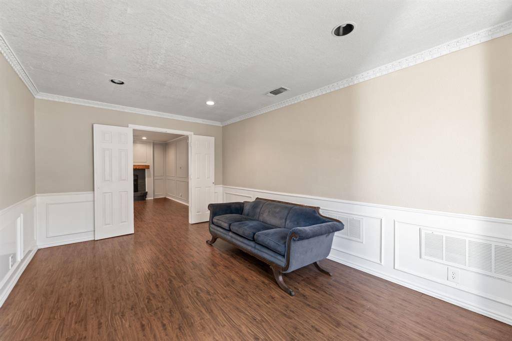 Fort Worth, TX 76120,817 Sylvan Drive