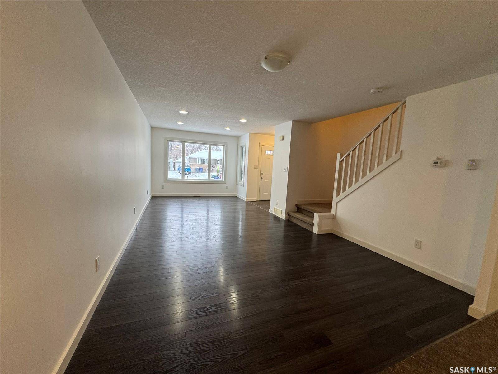 Weyburn, SK S4H 1R7,527 Alexandra STREET