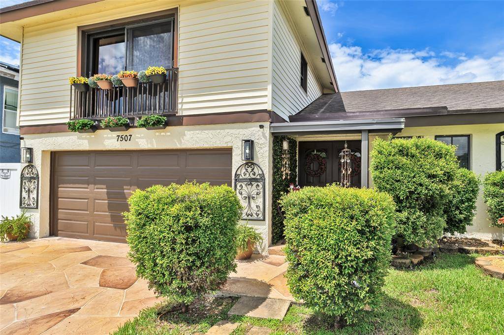 North Lauderdale, FL 33068,7507 SW 4CT