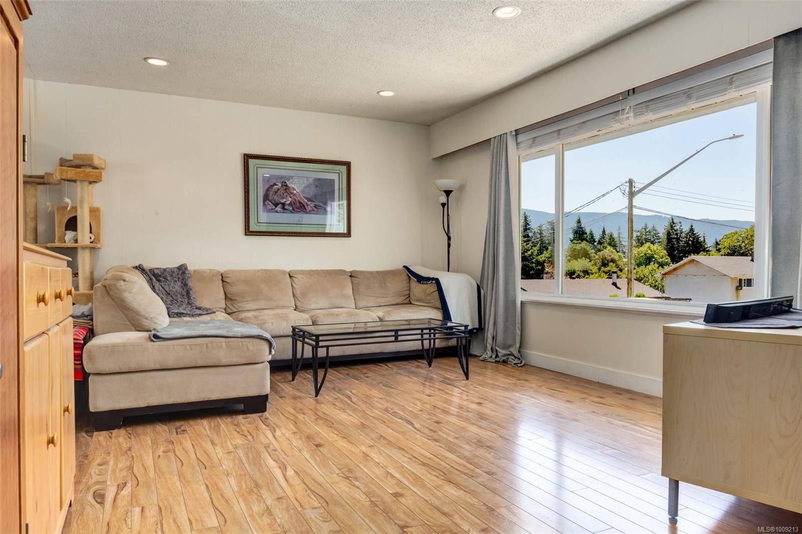 Nanaimo, BC V9T 2X5,462 Diamond Blvd