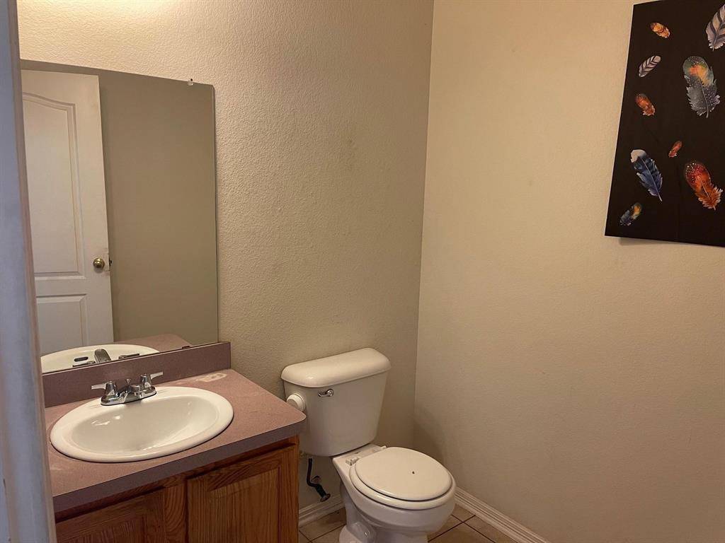 Arlington, TX 76014,412 Central Park Drive #C