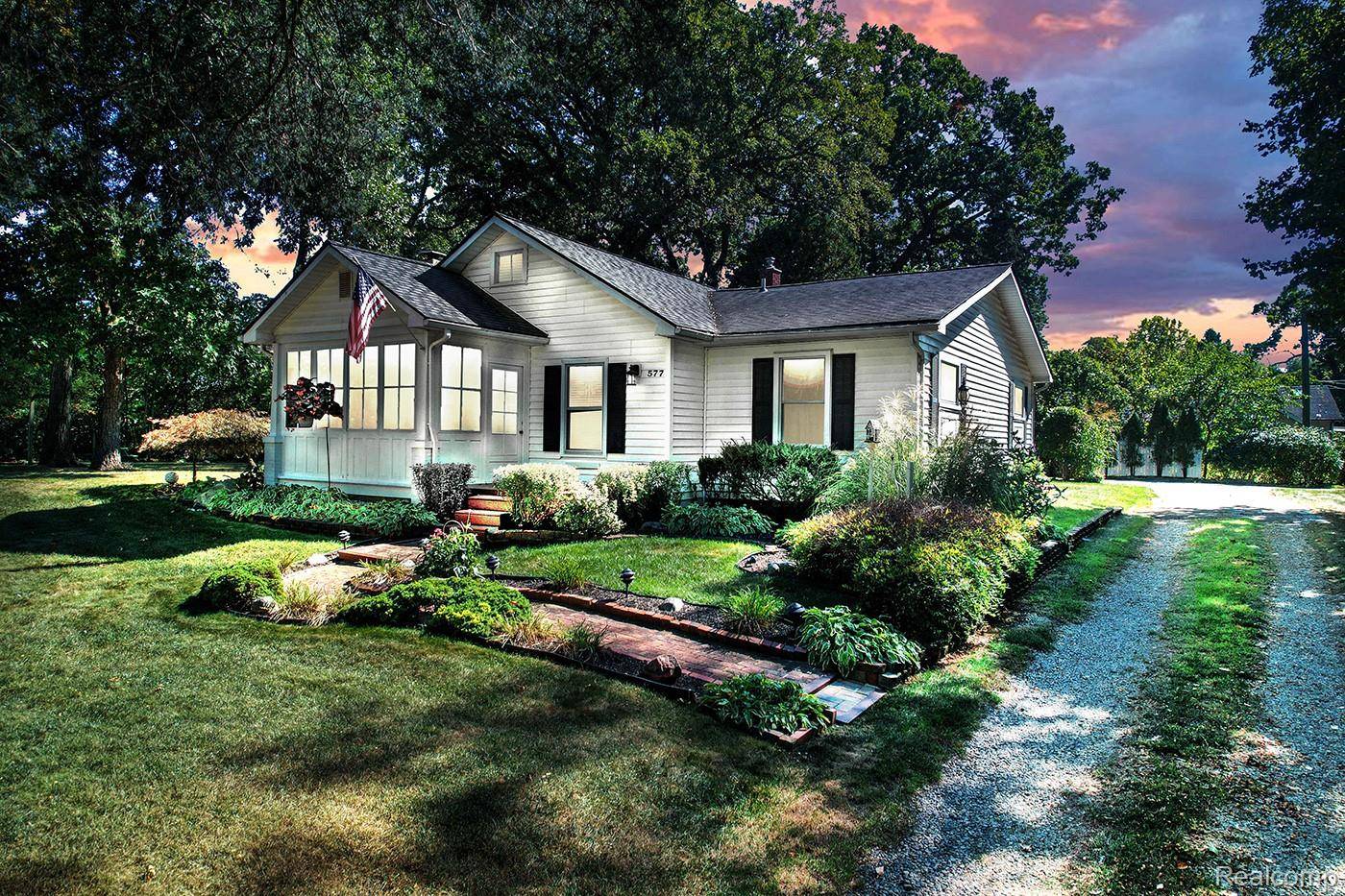 Waterford, MI 48328,577 Lakeside DR