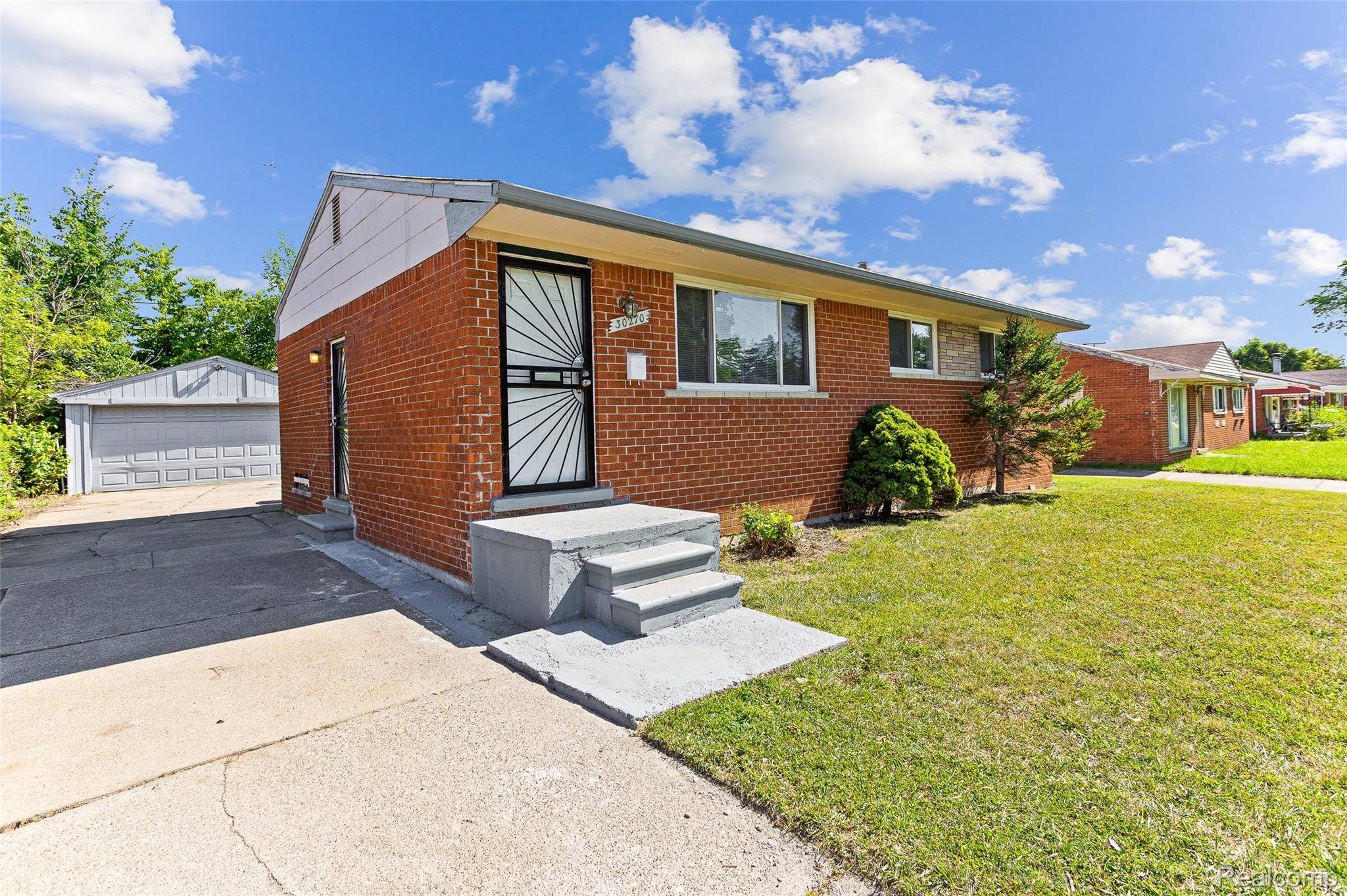 Inkster, MI 48141,30270 Spring Arbor DR