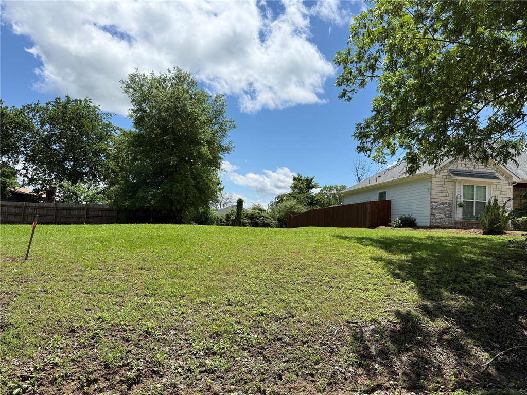 Bonham, TX 75418,816 E 6th Street