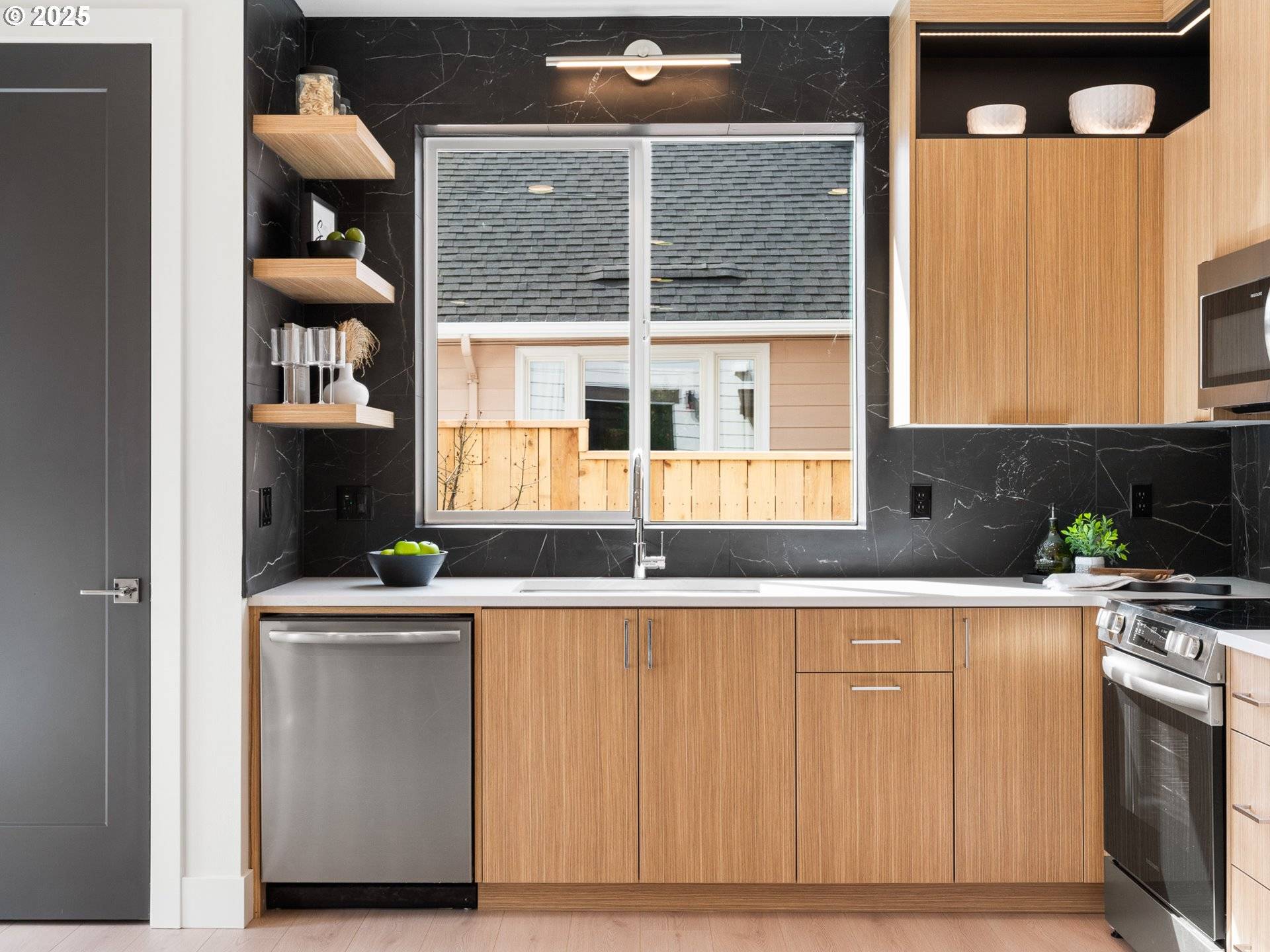 Portland, OR 97202,5169 SE 28th AVE #1