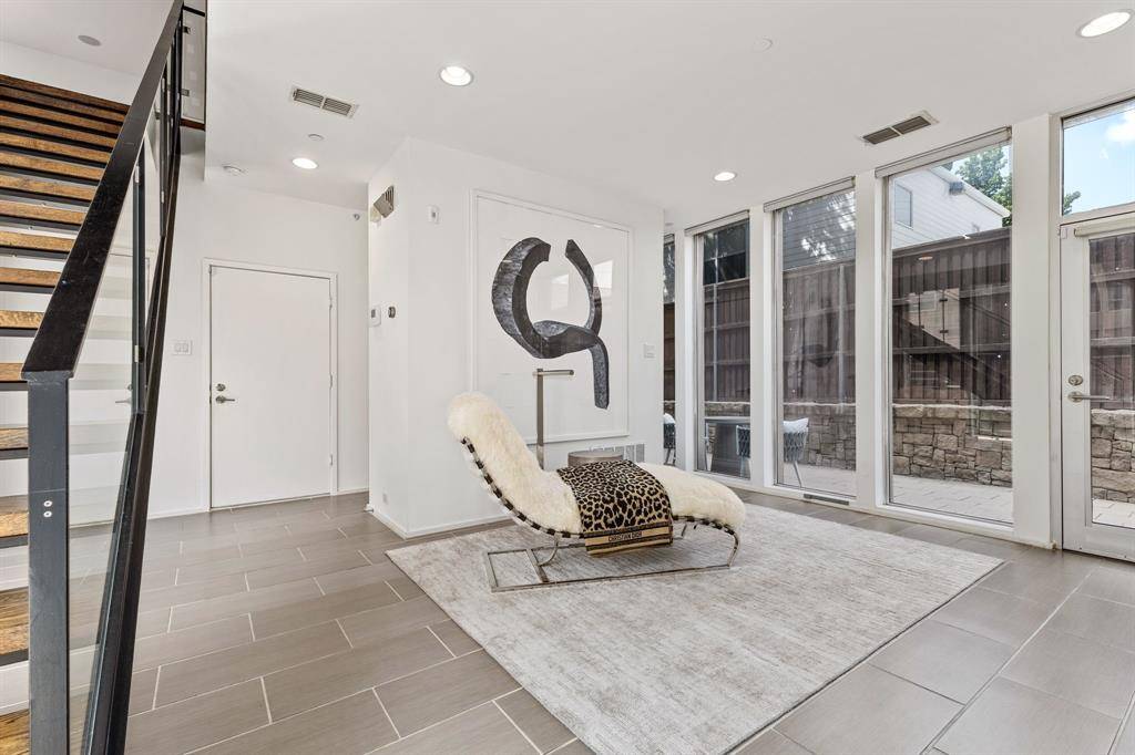 Dallas, TX 75205,4206 Buena Vista Street #C