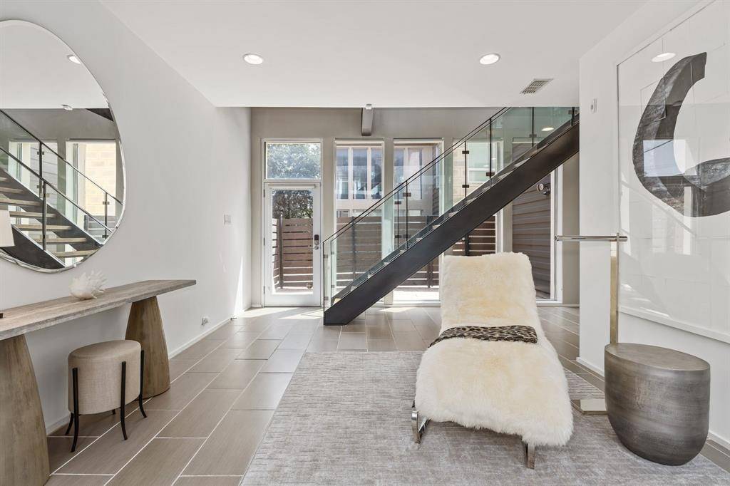 Dallas, TX 75205,4206 Buena Vista Street #C