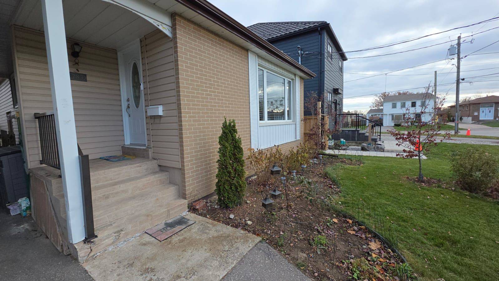 Pickering, ON L1W 2V9,783 Oliva ST