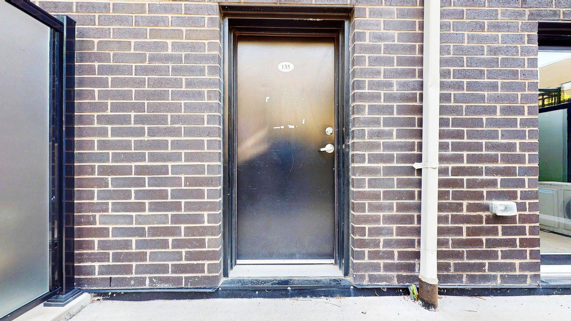 Toronto E11, ON M1B 0E4,515 Kingbird GRV #135