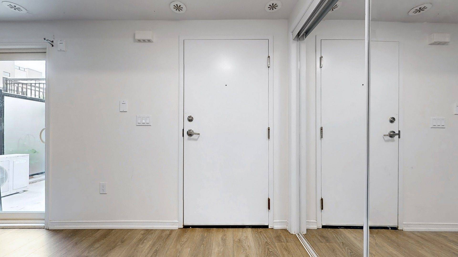 Toronto E11, ON M1B 0E4,515 Kingbird GRV #135