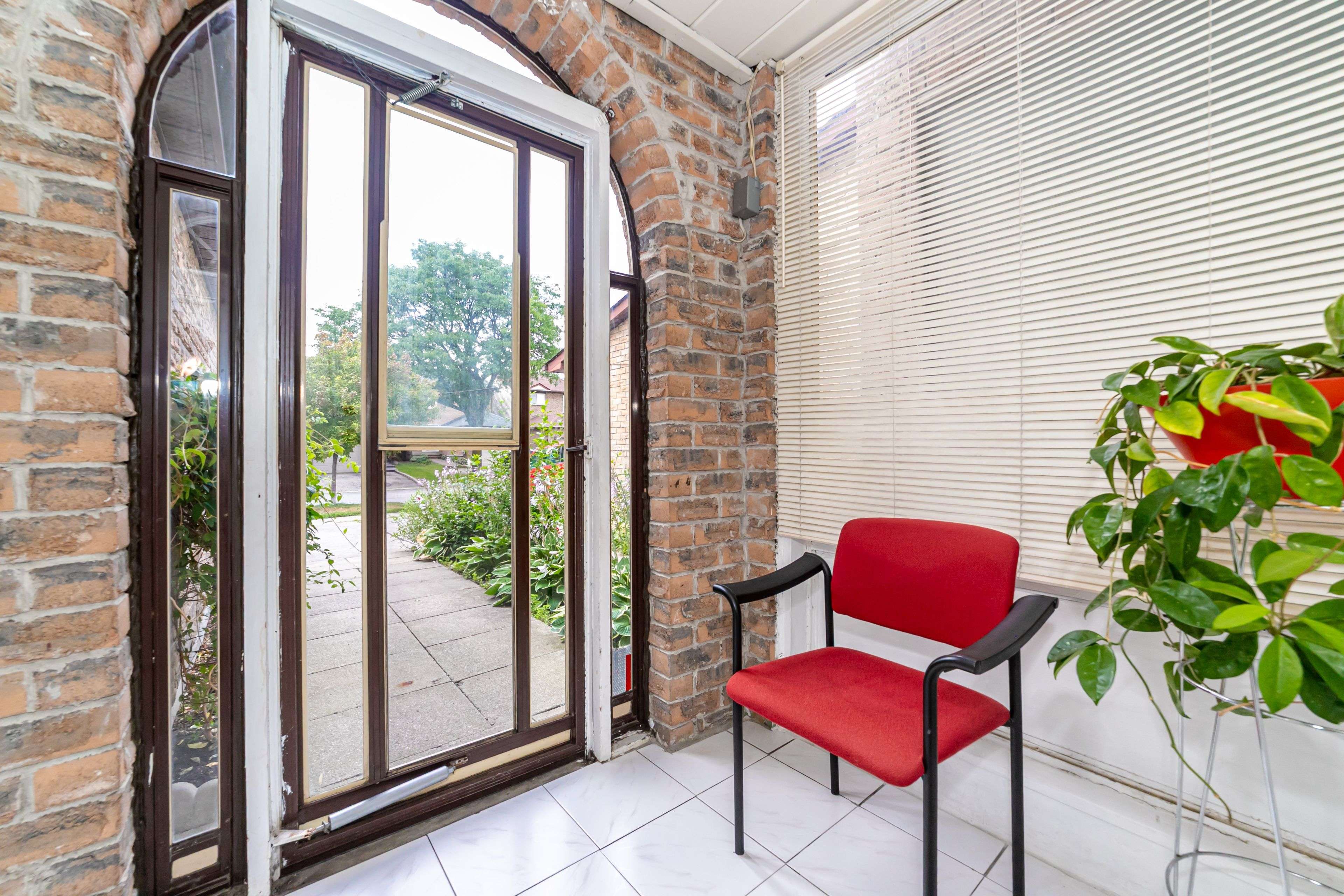 Vaughan, ON L4J 2Z7,61 Mabley CRES