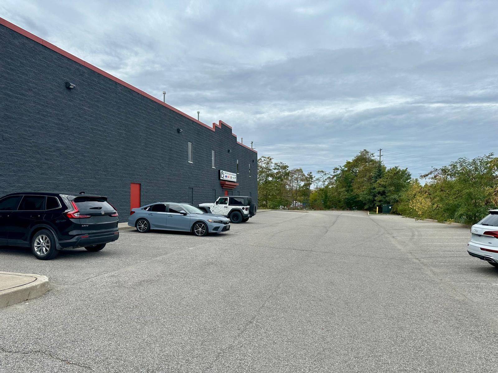 Barrie, ON L4N 3V7,35 Morrow RD #6-7