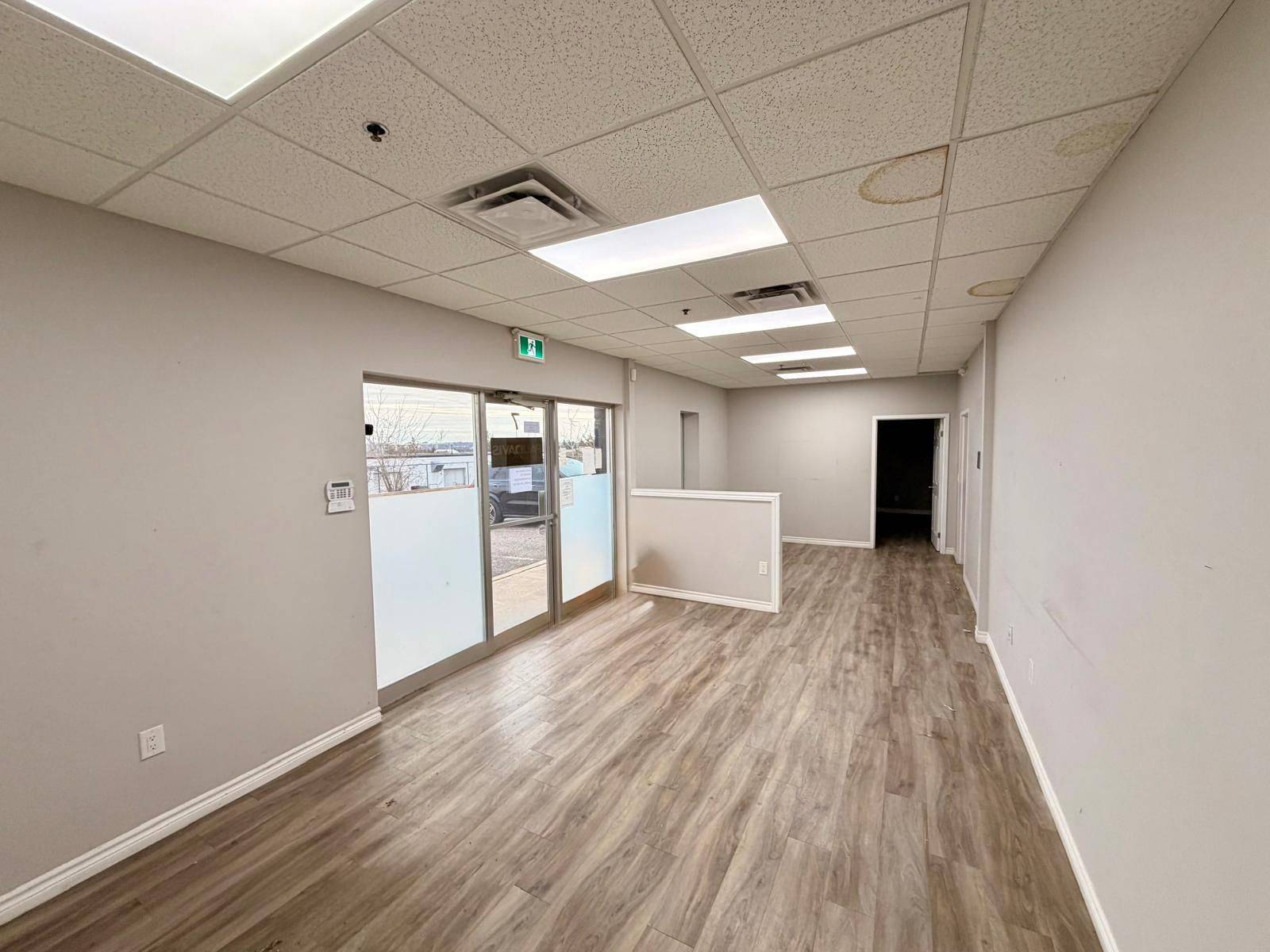 Barrie, ON L4N 3V7,35 Morrow RD #6-7