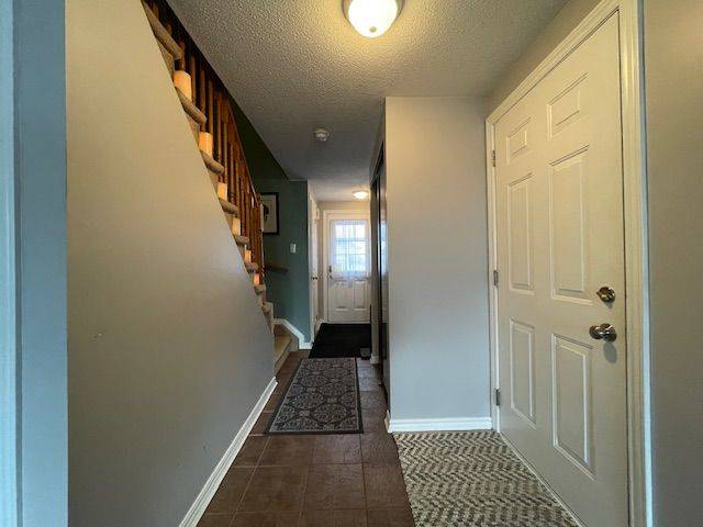 Barrie, ON L4N 5S9,105 Courtney CRES