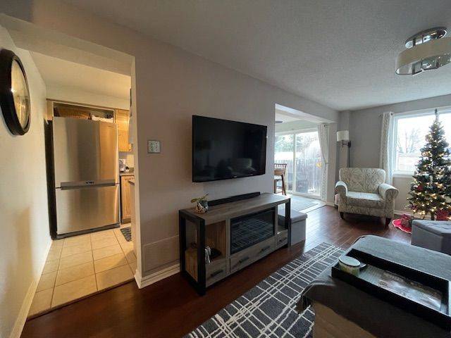 Barrie, ON L4N 5S9,105 Courtney CRES