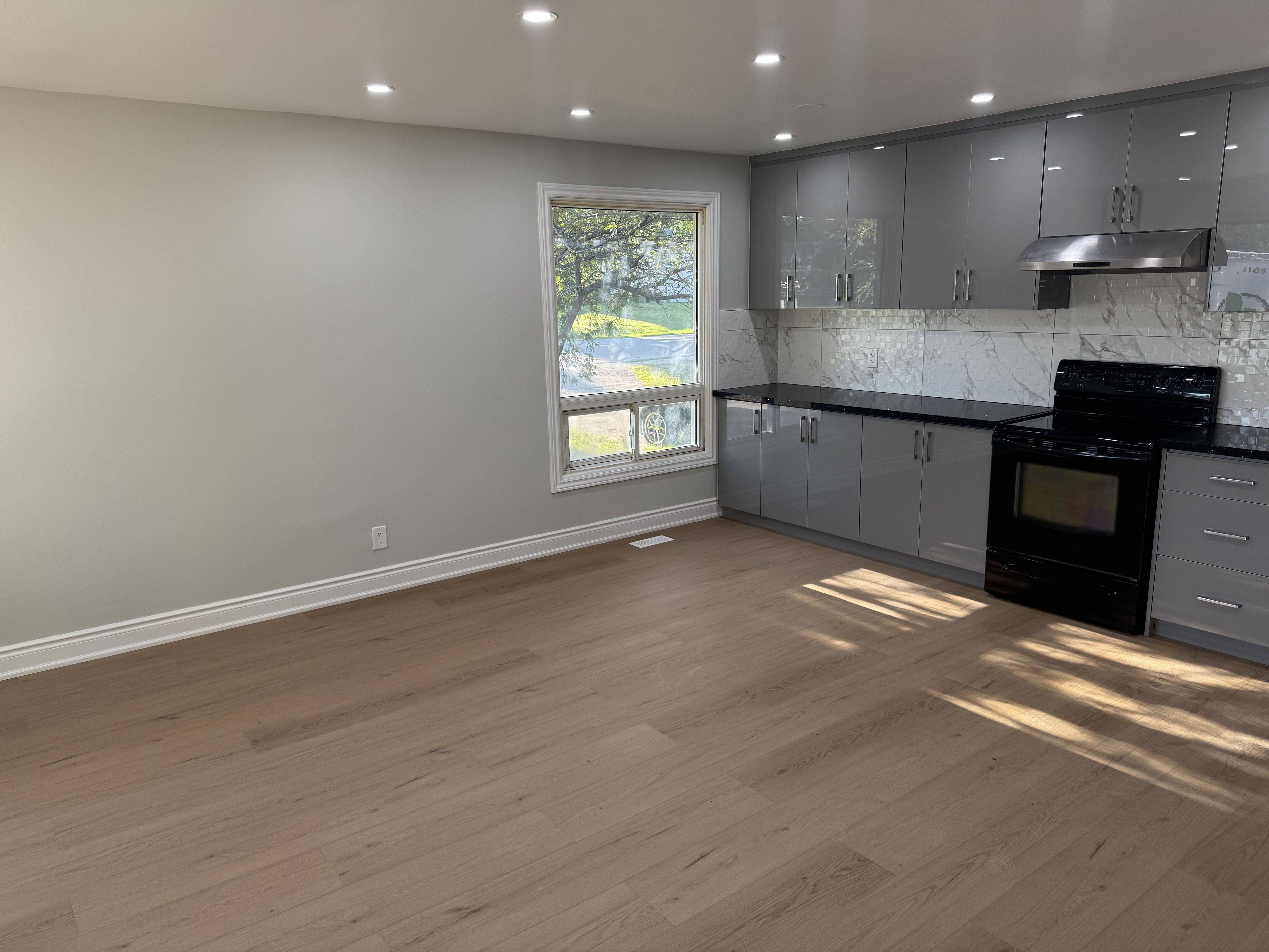 Barrie, ON L4N 3Y1,41 Maclaren AVE