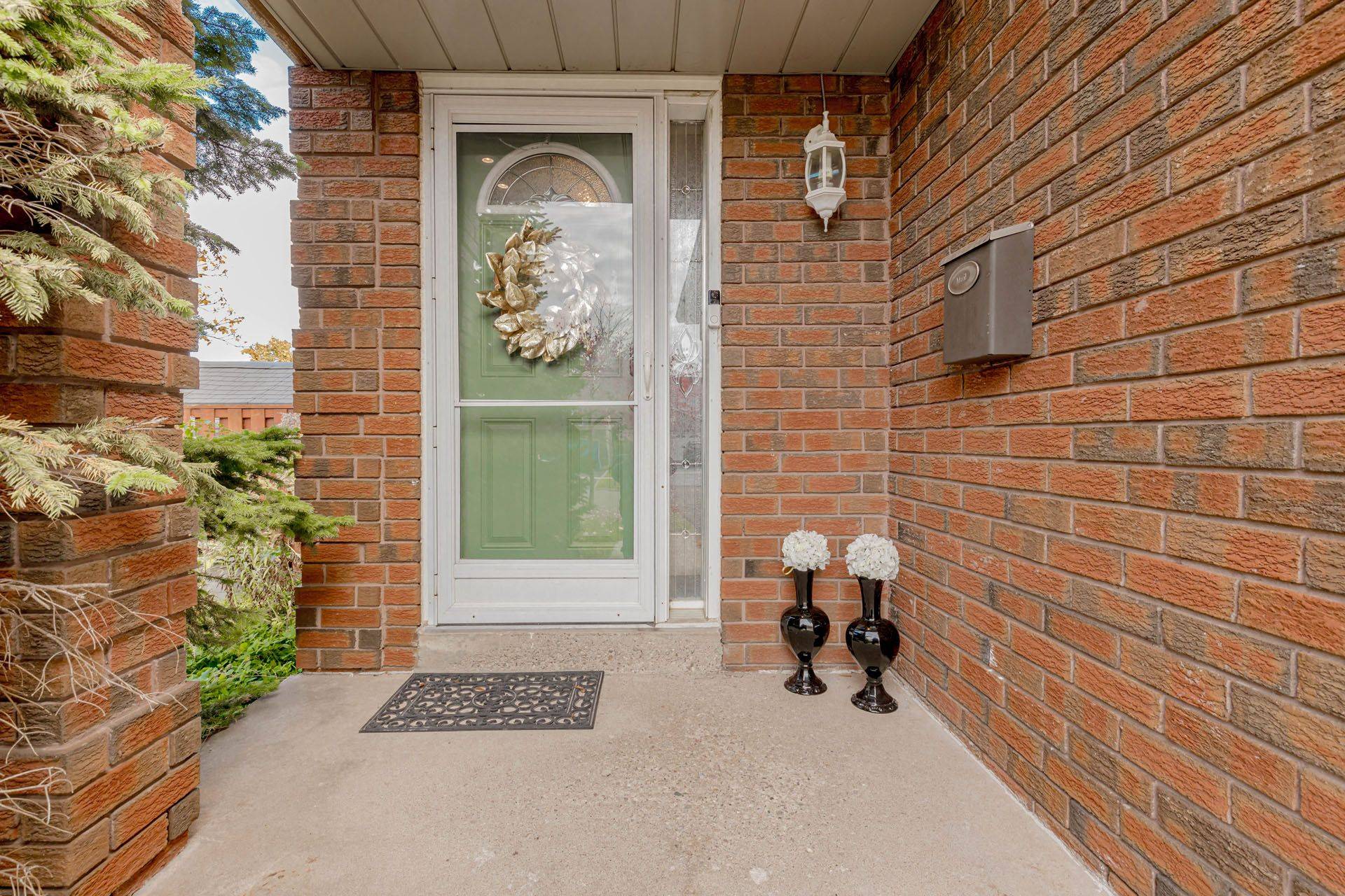 Mississauga, ON L5N 6A8,3363 Columbine CRES