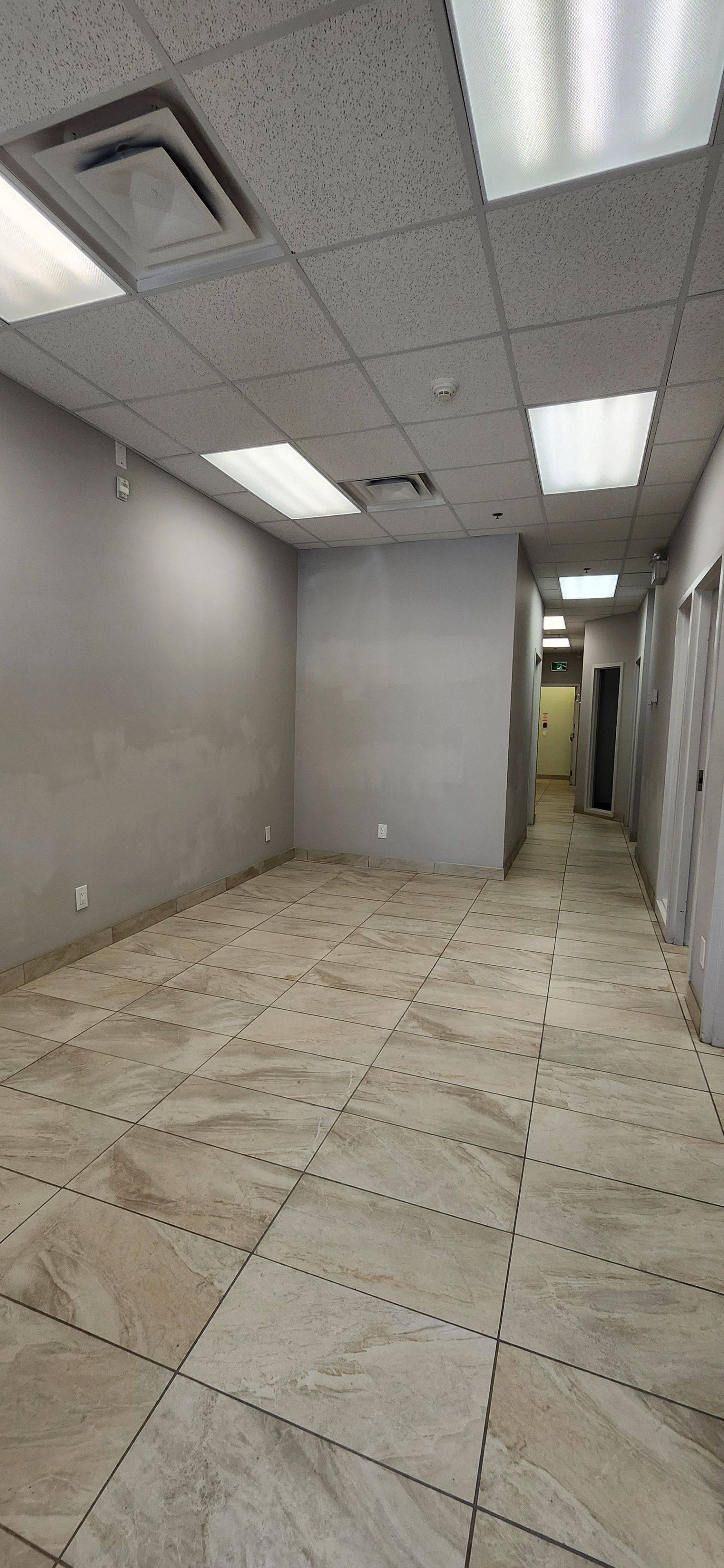 Mississauga, ON L4W 1J9,1065 Canadian PL #106