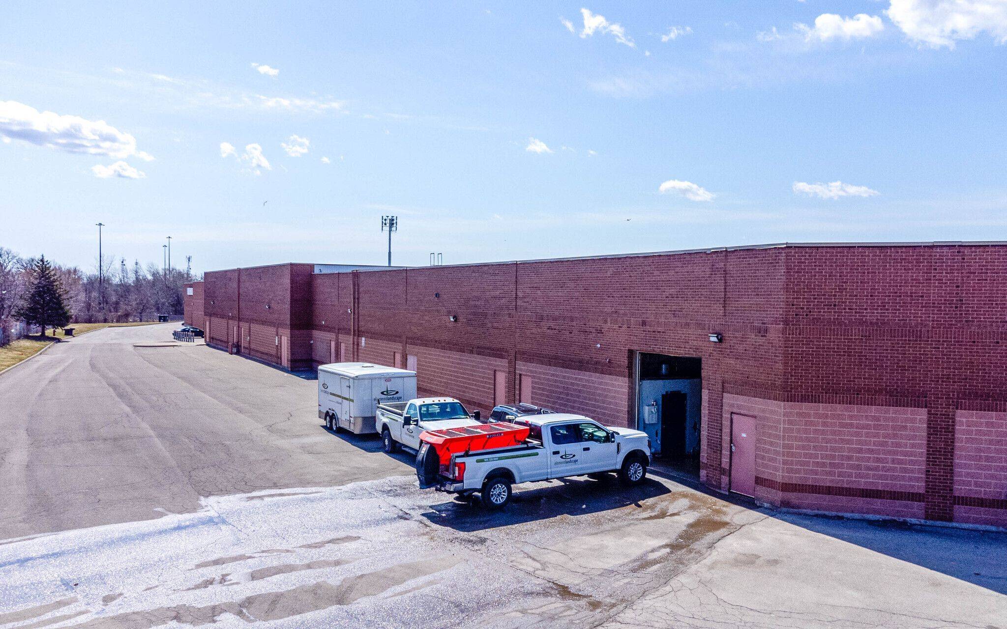 Niagara Falls, ON L2H 3C8,3770 Montrose RD #8-9