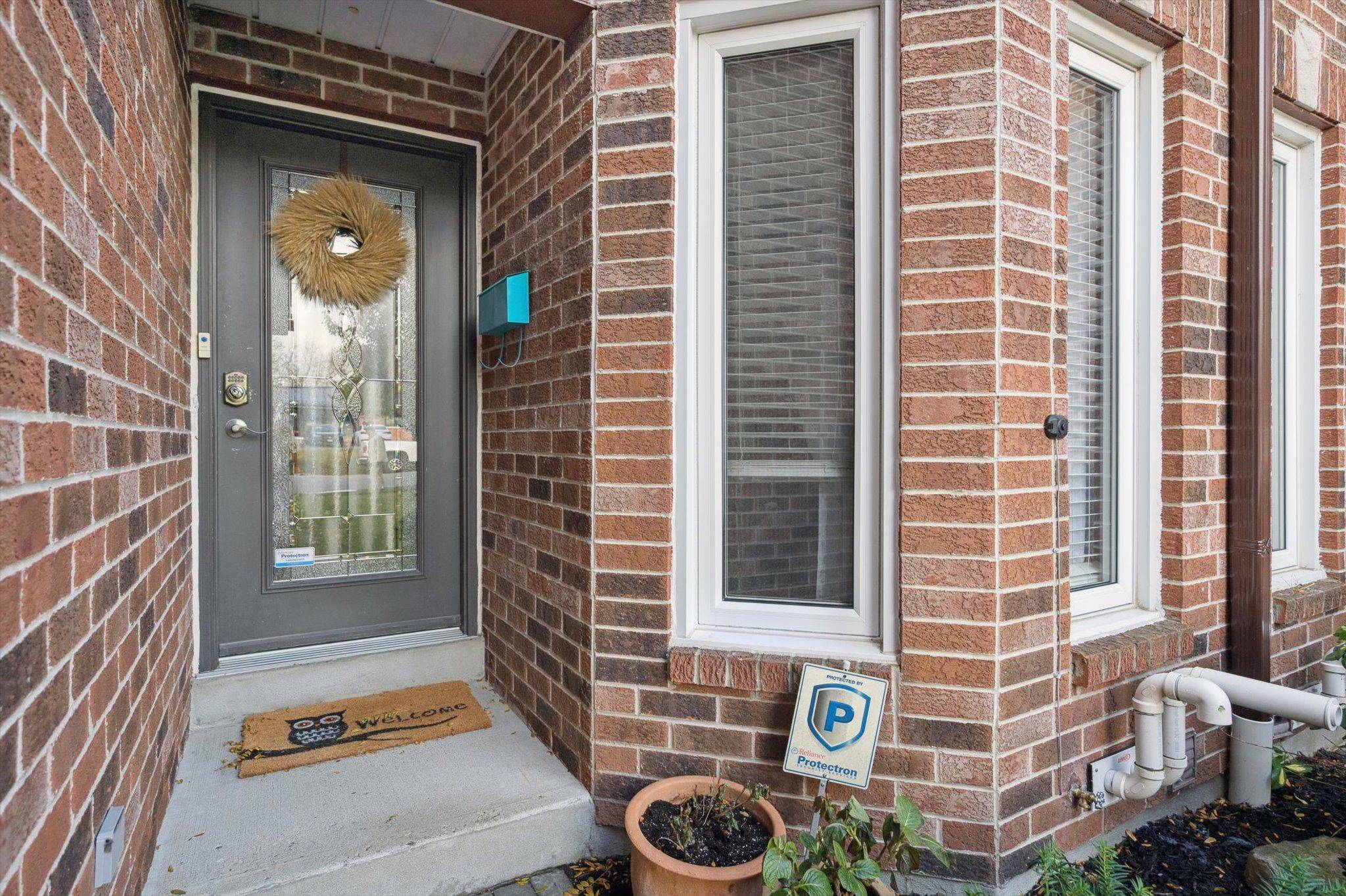 Guelph, ON N1H 1G9,21 Marilyn DR