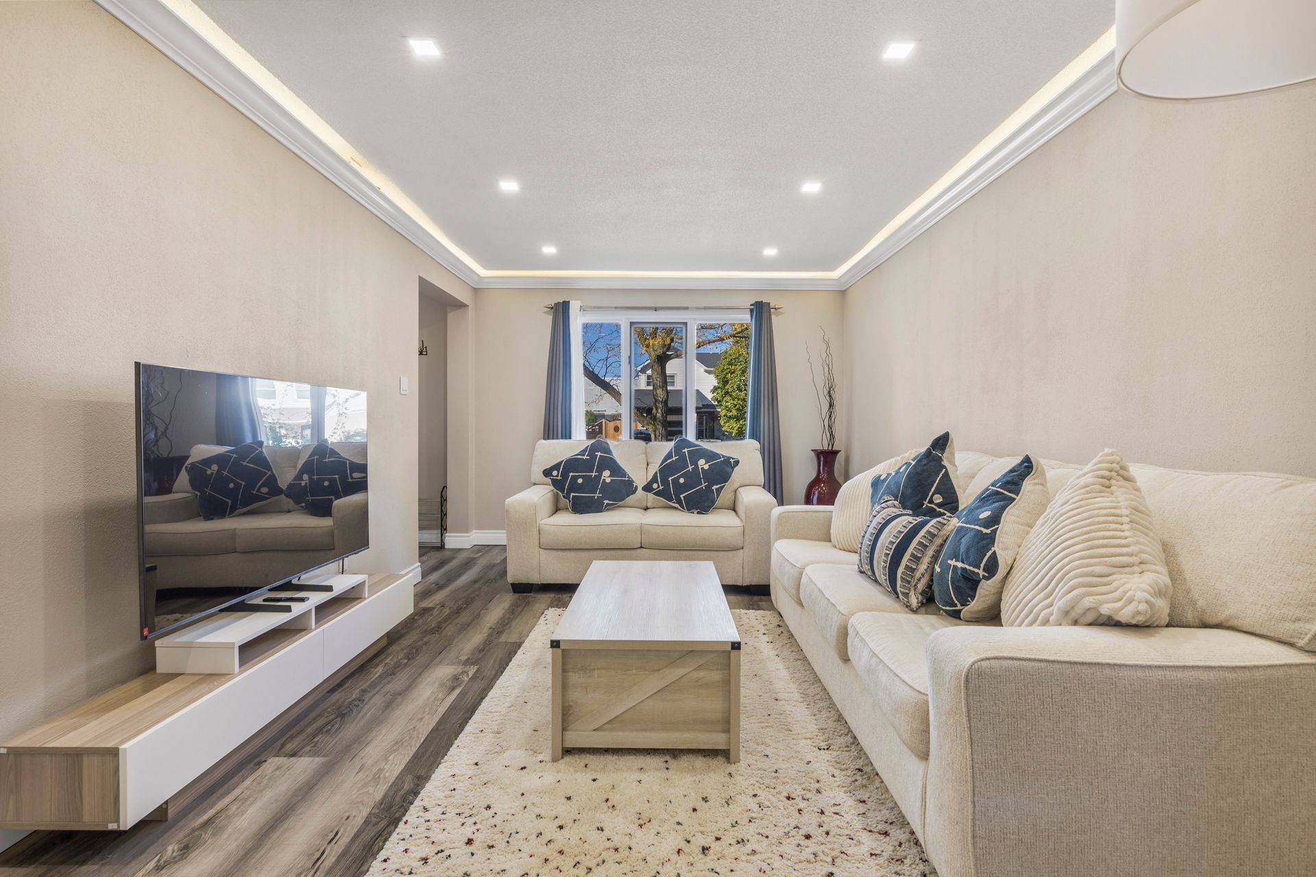 London South, ON N6E 3P5,74 Erica CRES