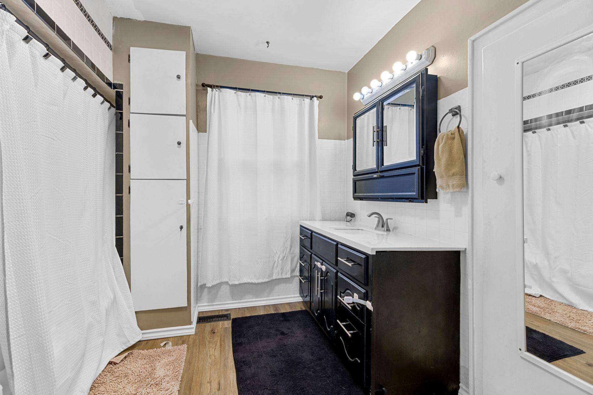 London East, ON N5Y 1K8,49 McNay ST