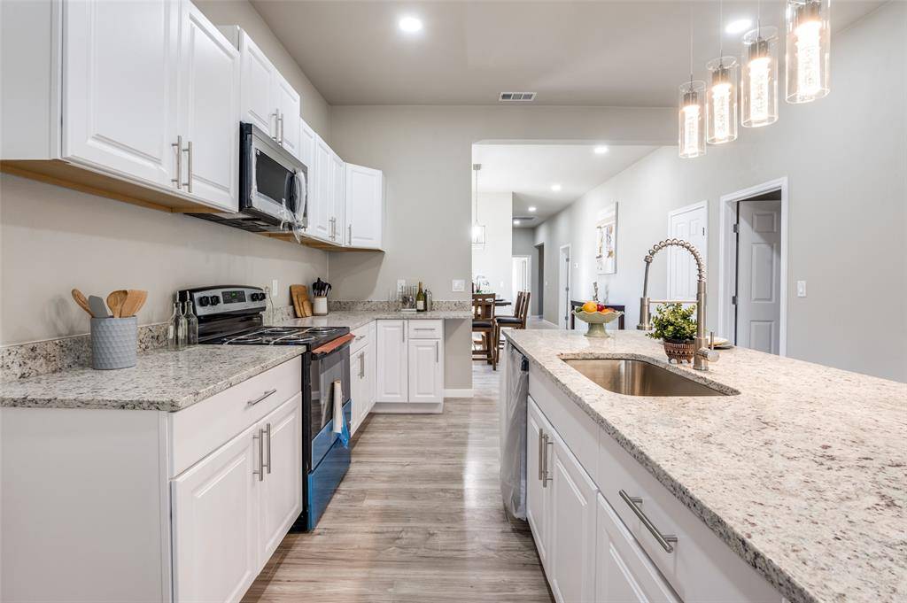 Gainesville, TX 76240,410 S Grand Avenue